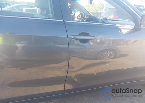 2010 Toyota Camry Le z USA, uszkodzony, nr VIN 4T4BF3EKXAR077084